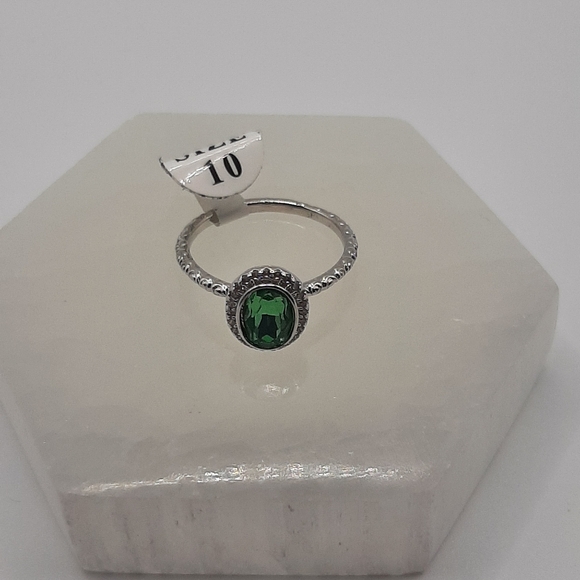 R1029 Green Ring Plated - Fragrant Jewels - Picture 3 of 7